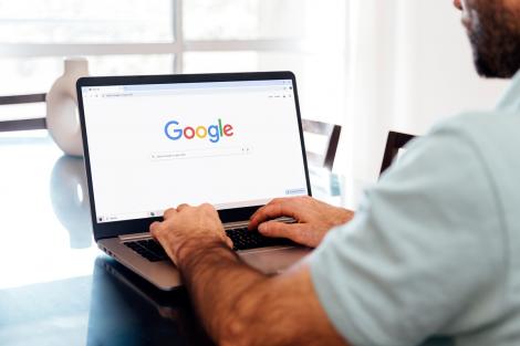 Google și-a schimbat logo-ul pentru prima dată în 10 ani. Cât de diferit e