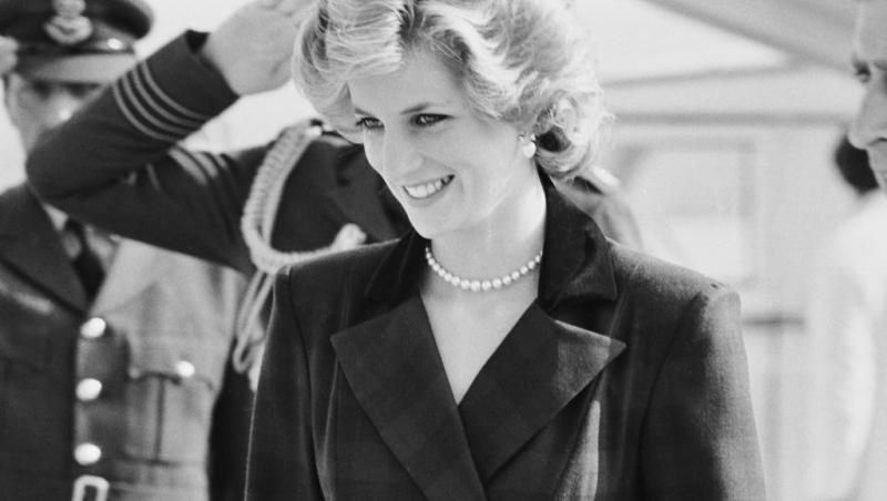 O imagine alb-negru cu Prințesa Diana