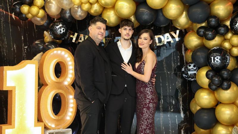 Tavi Colen alături Emma și de fiul lui la majoratul acestuia, toți îmbrăcați elegant