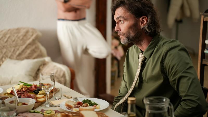 Iubire cu parfum de lavandă, rezumat episoade 52, 53 și 54 din 16 mai 2025. Ștefan, în arest. Cine apare și îl sperie pe Albert