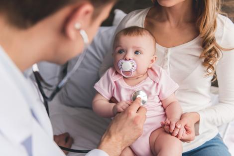 Premieră mondială: un bebeluș din SUA a devenit prima persoană care a primit tratament CRISPR pentru editare genetică