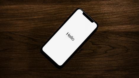 (P) iPhone 16 Pro Max + Apple Watch Series 8 – cel mai bun duo smart din 2025?