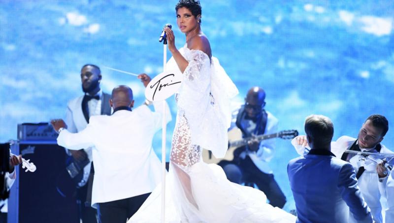 Vedetă internațională, pusă la zid din cauza ținutei purtate la ceremonia de absolvire a fiului său: „Nu și-a onorat fiul”