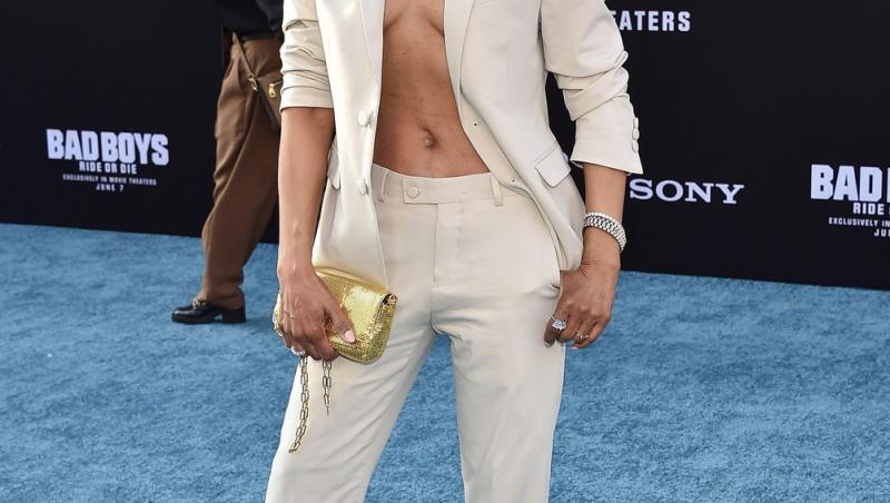 Vedetă internațională, pusă la zid din cauza ținutei purtate la ceremonia de absolvire a fiului său: „Nu și-a onorat fiul”