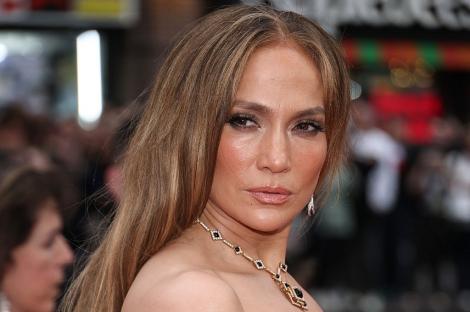 Jennifer Lopez s-a accidentat la față în timpul repetițiilor. Imaginile postate de vedetă