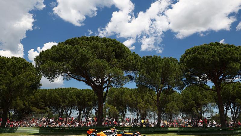 Urmărește acum calificările din Formula 1™ de la Imola. Bătălia pentru pole position este LIVE în AntenaPLAY și pe Antena 3 CNN