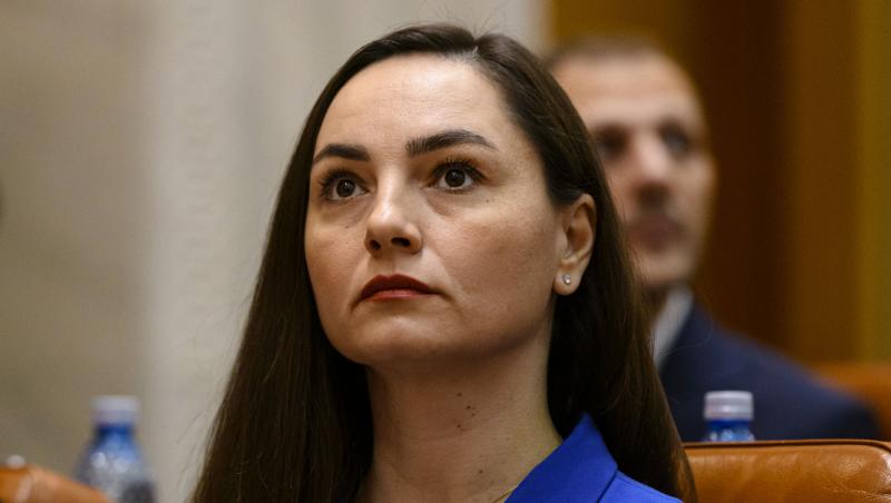 Cum a apărut Anamaria Gavrilă la secția de votare din Hunedoara. Mesajul scurt transmis de lidera partidului POT