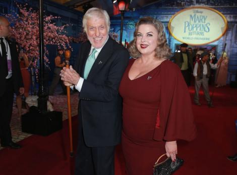 Diferență de vârstă de 45 de ani între el și soție. Ce spune actorul Dick Van Dyke despre mariajul cu Arlene Silver