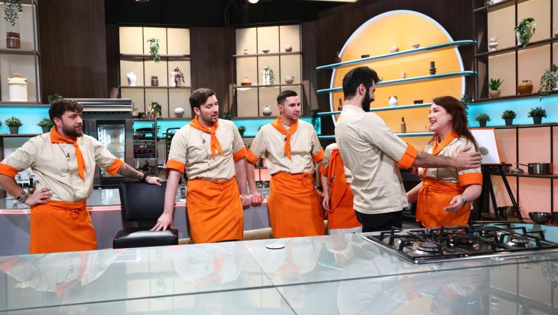 Echipa lui Chef Orlando, învingătoare în battle-ul de ieri. Provocarea acestei seri: meniu regal, gătit sub presiunea amuletelor