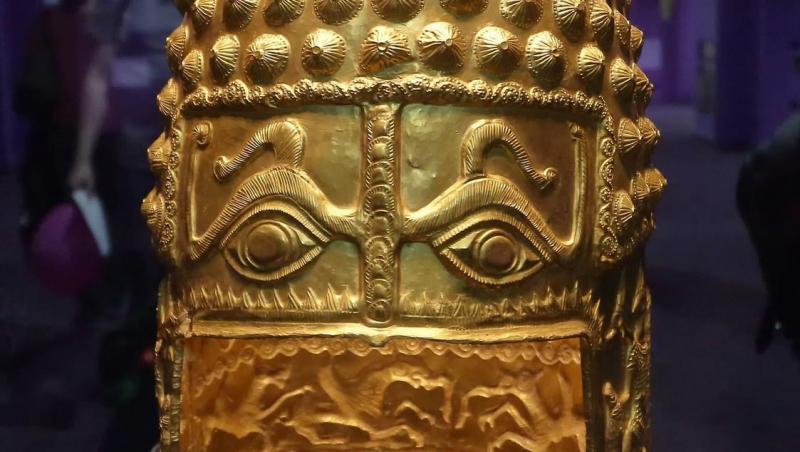 Furtul tezaurului dacic de la Muzeul Drents s-ar fi făcut la comanda unor interlopi din România, scrie presa olandeză. Ce spun ei