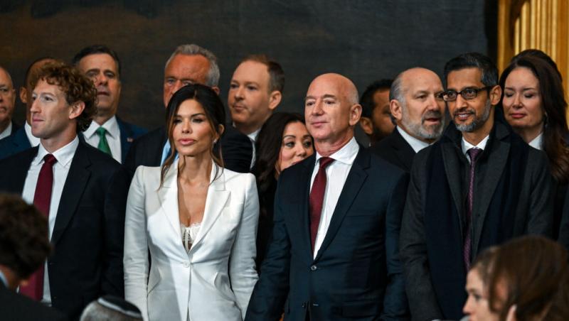 Lauren Sánchez, logodnica lui Jeff Bezos, a purtat o ținută made in Romania. Cât a costat