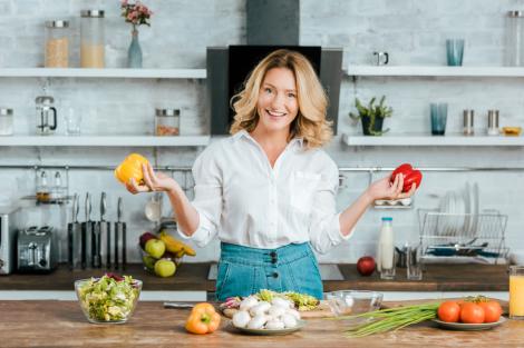 Ar putea o dietă să încetinească îmbătrânirea? Ce spun cercetătorii