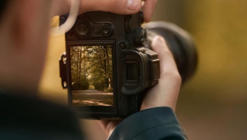 Nori iridescenți deasupra munților Piatra Craiului. Imagini ireale surprinse de un fotograf român | FOTO