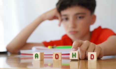 Cum îți dai seama că micuțul tău ar putea să sufere de ADHD