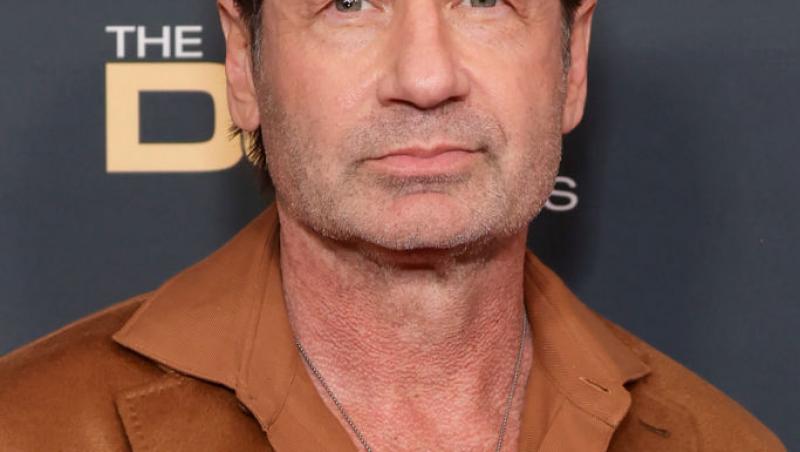 David Duchovny, starul din Dosarele X, s-a căsătorit în secret cu iubita mai tânără cu 33 de ani decât el. Cum arată soția sa