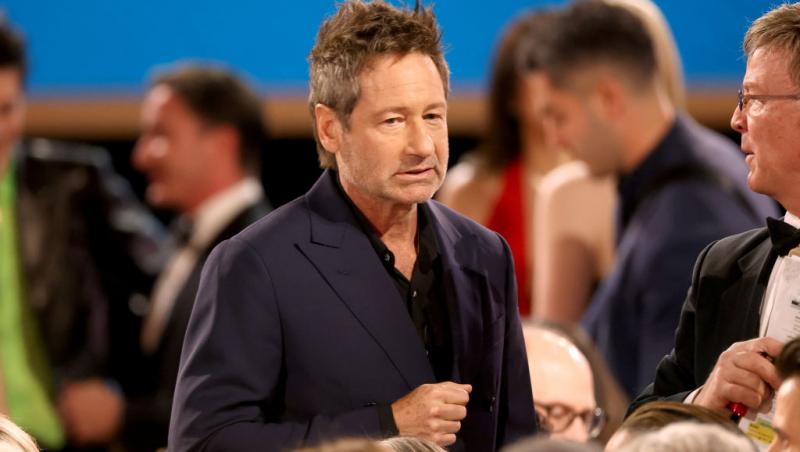 David Duchovny, starul din Dosarele X, s-a căsătorit în secret cu iubita mai tânără cu 33 de ani decât el. Cum arată soția sa