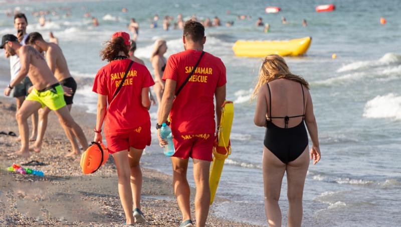 salvamari pe plaja
