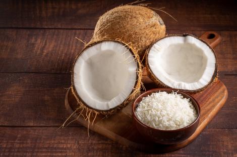 Nuca de cocos: beneficii și proprietăți. Cât de sănătoși sunt fulgii de cocos din comerț