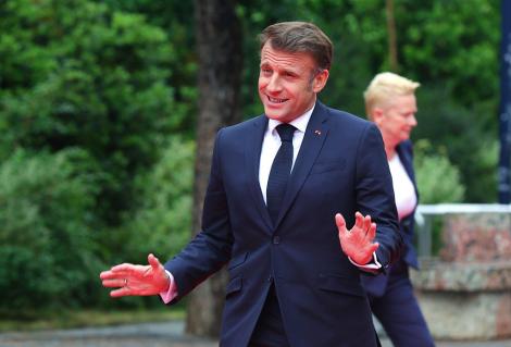 Cum comentează Palatul Élysée imaginile în care Emmanuel Macron ar fi fost bruscat de soție într-o vizită oficială la Hanoi