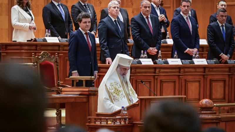 De ce a lipsit Mirabela Grădinaru de la ceremonia de învestire a lui Nicușor Dan. A participat doar Aheea, fiica președintelui