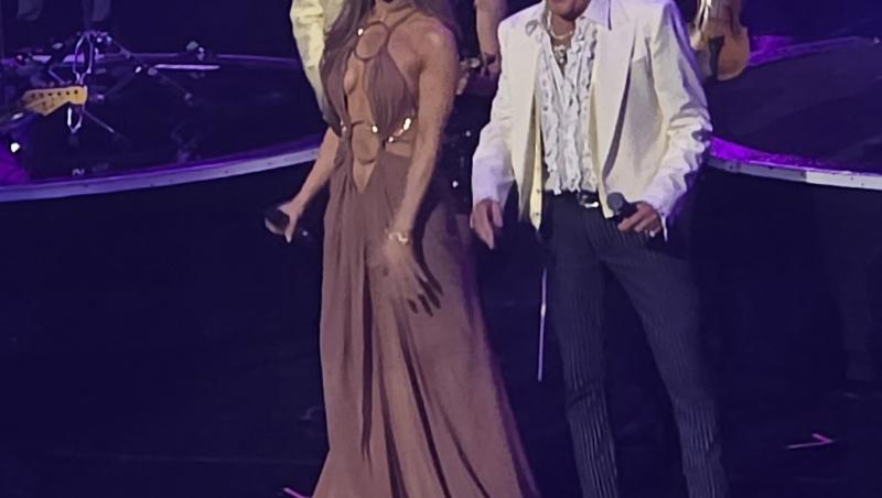 Jennifer Lopez, sărut pasional pe scenă la American Music Awards 2025. Cu cine s-a sărutat cântăreața în timpul unui dans