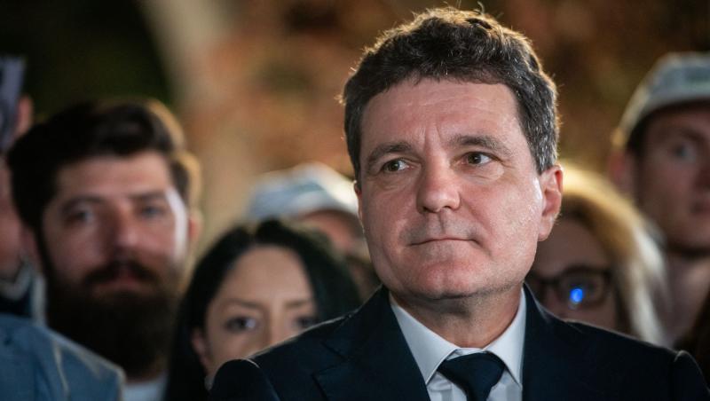 Cât costă să te tunzi la frizerul președintelui Nicușor Dan. Ce servicii include o ședință de o oră și jumătate