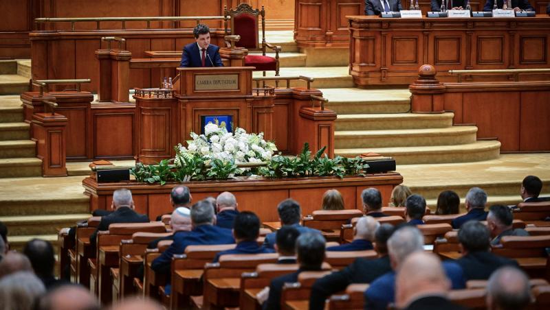 Cât costă să te tunzi la frizerul președintelui Nicușor Dan. Ce servicii include o ședință de o oră și jumătate