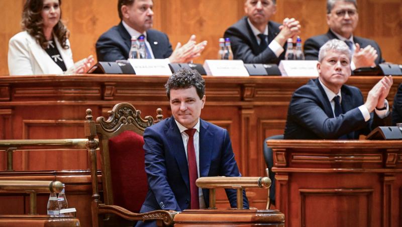 Cât costă să te tunzi la frizerul președintelui Nicușor Dan. Ce servicii include o ședință de o oră și jumătate