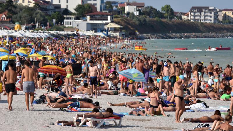 Prețurile din Costinești comparabile cu cele din Monaco. Cât a ajuns să coste parcarea în stațiunea tineretului