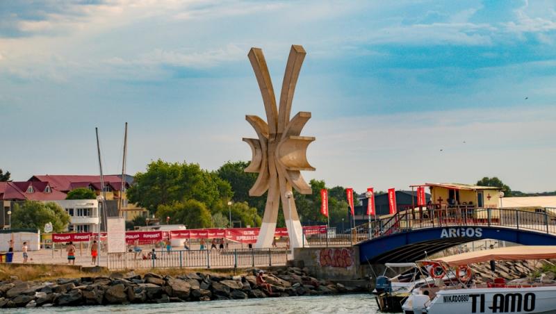 Prețurile din Costinești comparabile cu cele din Monaco. Cât a ajuns să coste parcarea în stațiunea tineretului