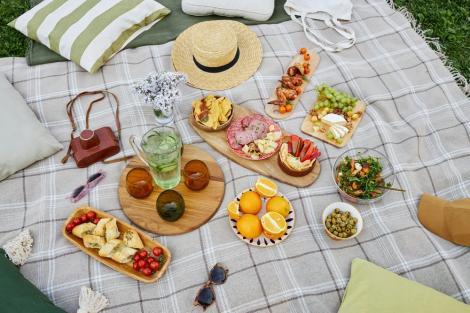 Iei masa la iarbă verde? Iată 6 rețete pentru picnic din care să te inspiri