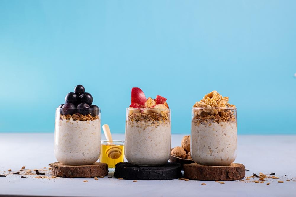 trei pahare cu ovăz peste noapte