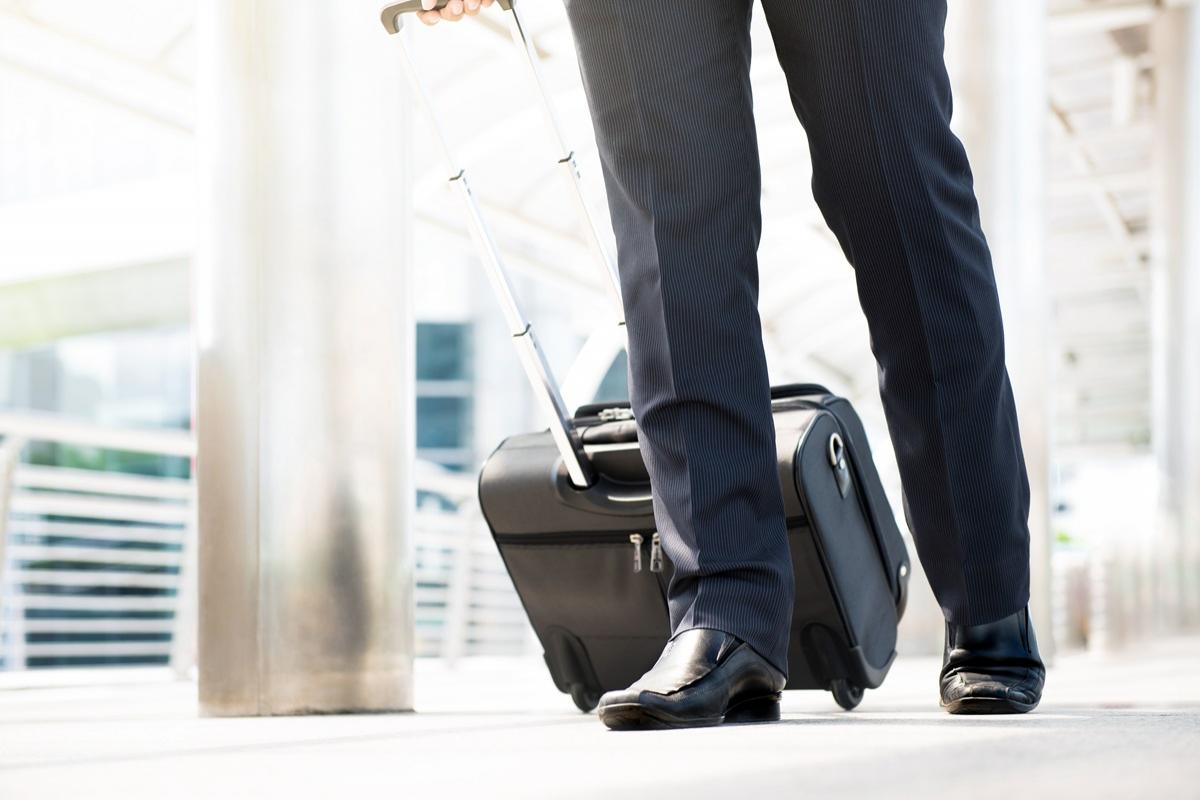 De ce sunt însoțitorii de zbor atenți la pantofii tăi când te urci în avion. Puțini pasageri știu motivul real