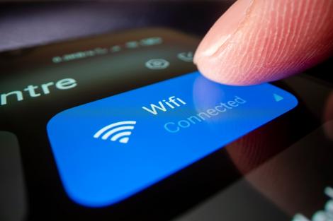 Riscul la care te expui dacă folosești o rețea Wi-Fi publică. Puțini știu pericolul real