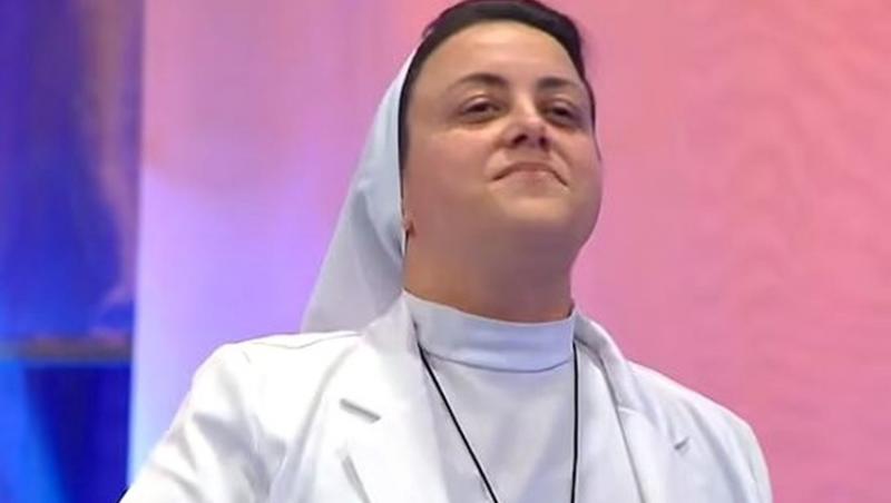 Una dintre călugărițele prezente la postul de televiziune