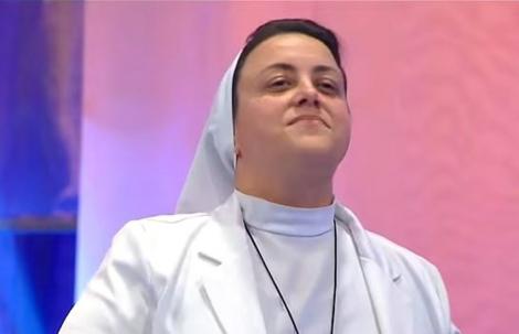 O călugăriță a devenit virală după o apariție surprinzătoare la un post de televiziune catolic. Ce a putut să facă