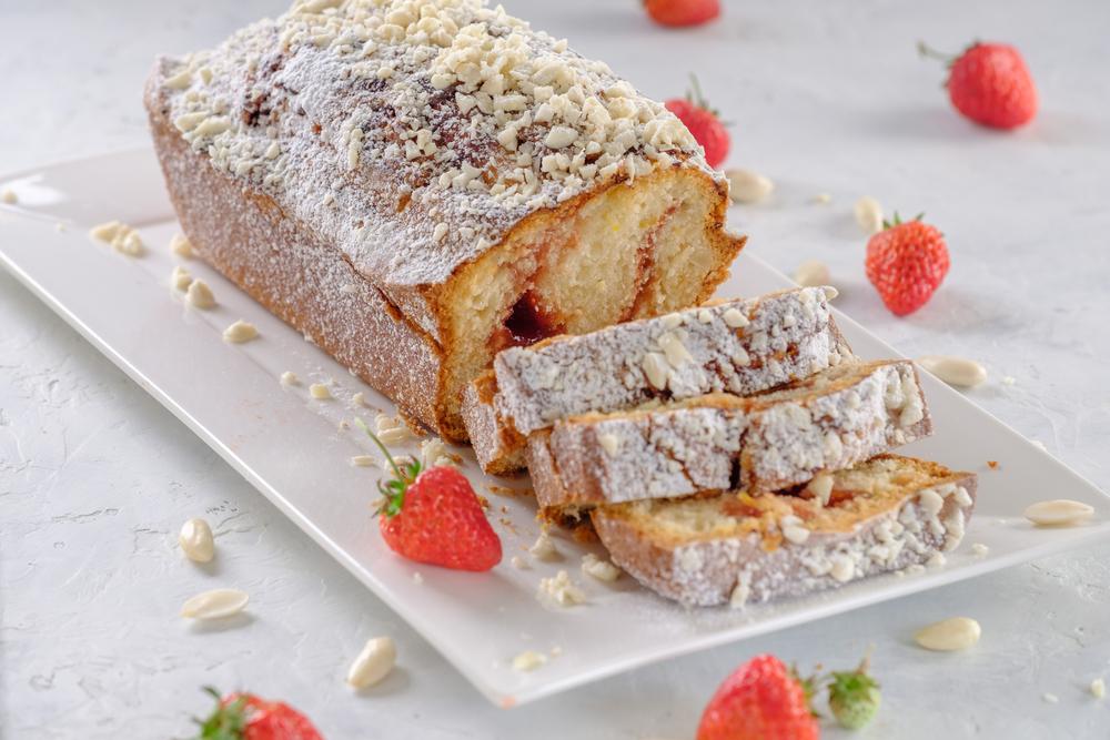 Chec de post cu dulceață. Pașii de preparare pentru un desert special