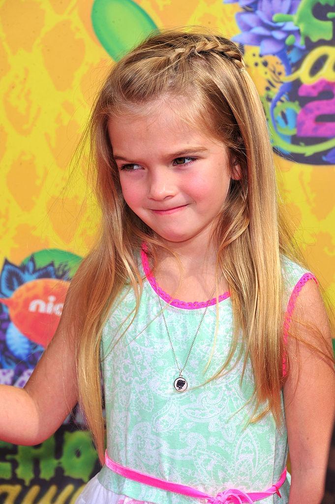 Mia Talerico îmbrăcată într-o rochiță, pe vremea când era copilaș