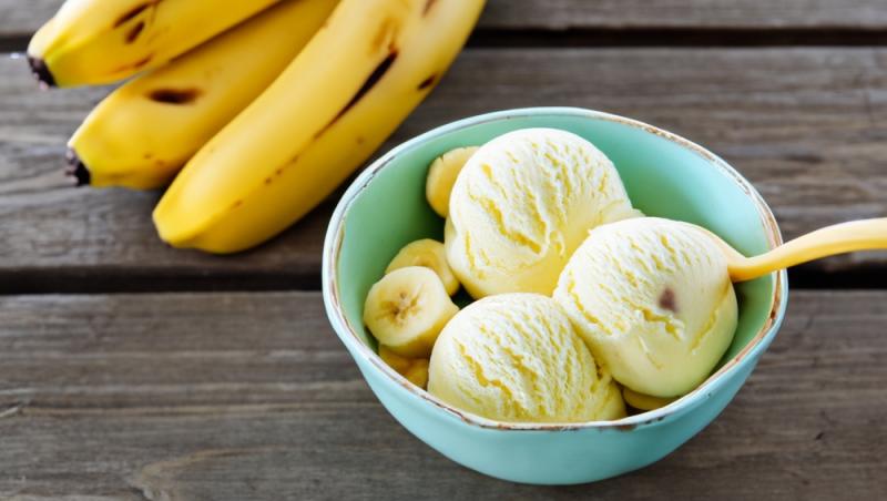 Nu mai arunca bananele prea coapte! Iată 5 rețete delicioase pe care le poți încerca