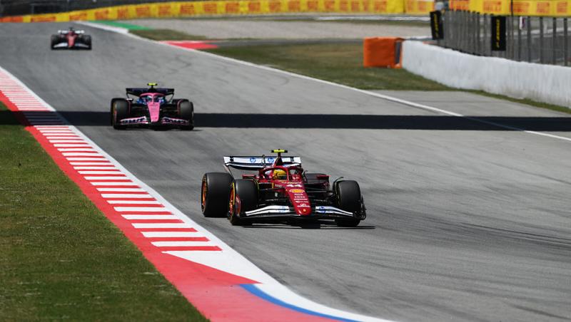 Vezi acum calificările din Formula 1™ pentru Marele Premiu al Spaniei. Lupta pentru pole este LIVE în AntenaPLAY și pe Antena3CNN