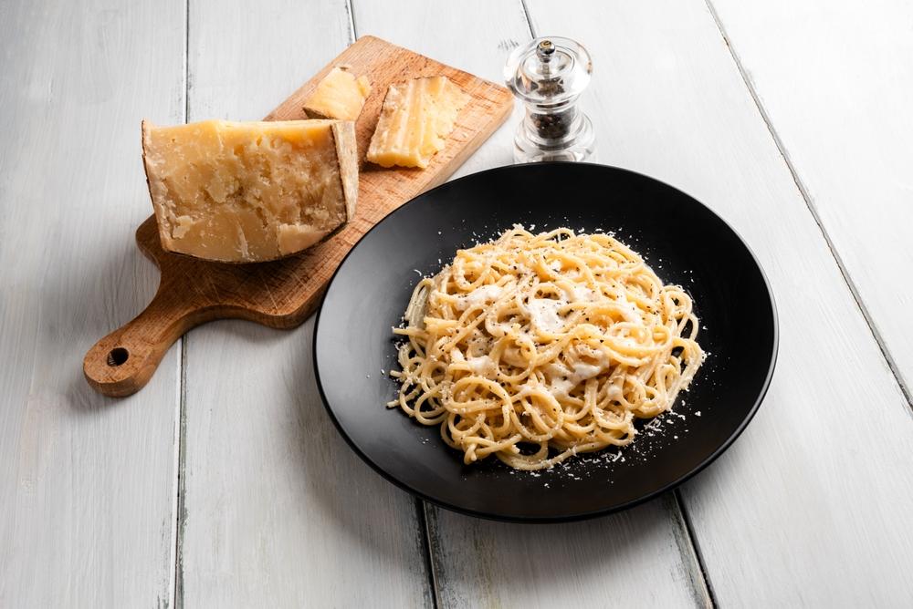 Rețetă de paste cacio e pepe. Trucuri ca să iasă ca la restaurant