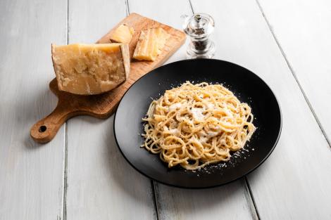 Rețetă de paste cacio e pepe. Trucuri ca să iasă ca la restaurant