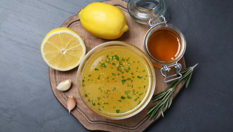 Sosuri pentru carne la grătar. 5 variante care te vor scoate din impas de fiecare dată