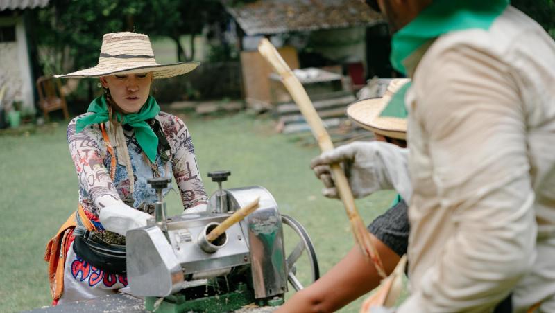 Iulia Albu, prima reacție după ce fiica ei a fost la un pas de tragedie. Se pregătea să urce în trenul lovit în Gara Constanța