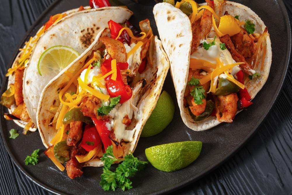 Fajitas de pui este un preparat de origine mexicană