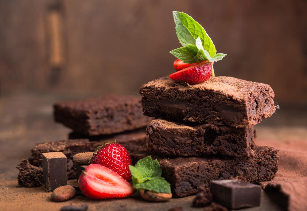 Rețeta inedită de brownie cu sfeclă roșie, fără gluten, care face furori pe internet. Cum se prepară desertul sănătos