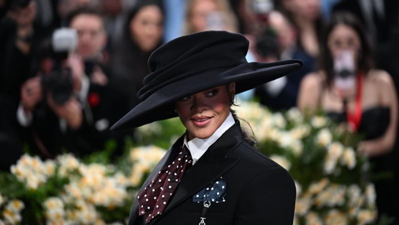 Rihanna este însărcinată cu al treilea copil! Cum a apărut cu burtica de gravidă la Met Gala 2025