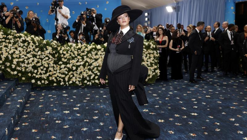 Rihanna este însărcinată cu al treilea copil! Cum a apărut cu burtica de gravidă la Met Gala 2025
