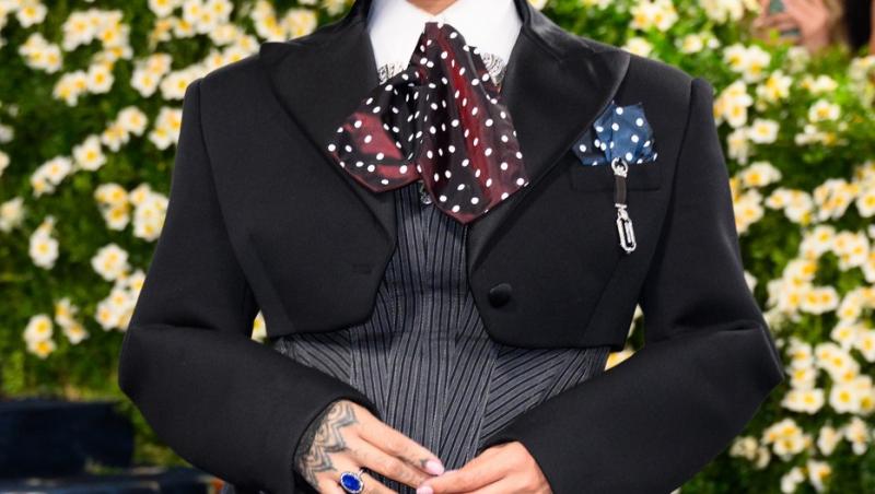 Rihanna este însărcinată cu al treilea copil! Cum a apărut cu burtica de gravidă la Met Gala 2025