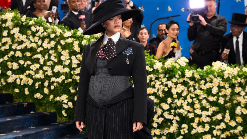 Rihanna este însărcinată cu al treilea copil! Cum a apărut cu burtica de gravidă la Met Gala 2025